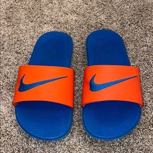 Kids Nike slides size 4Y